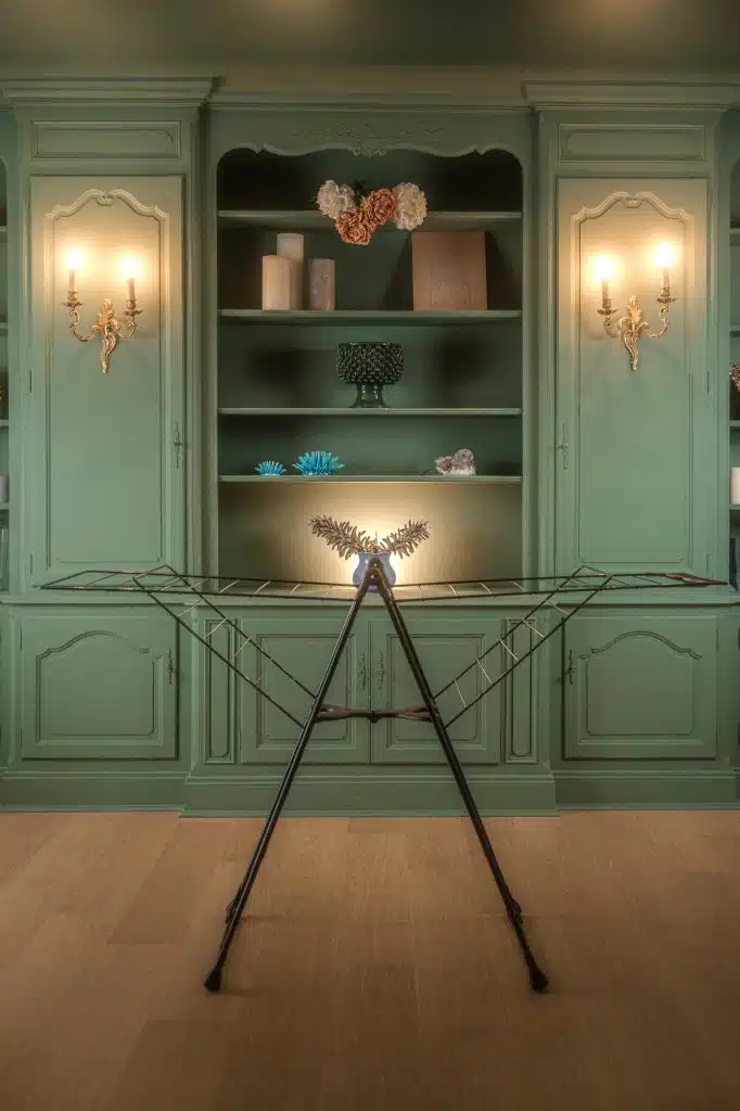 Étendoir à linge à forme T de la marque Tancarville, modèle T38 V3 noir.